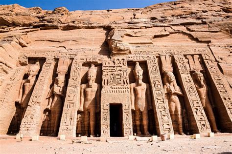 アブ・シンベル神殿：古代エジプトの壮大さを体感する神秘的な遺跡！