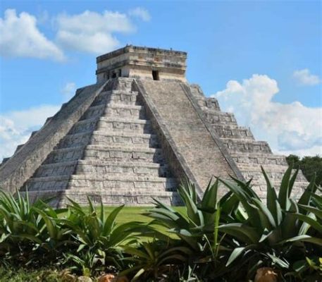  ユカタン半島のマヤ遺跡「ウシュマル」！壮大なピラミッドと神秘の雰囲気